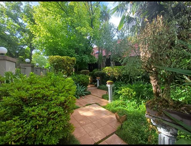 5 BEDROOM HOUSE FOR SALE IN VANDERBIJLPARK SE 2
